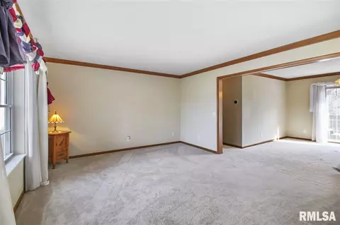 4724 W Pendleton Pl, Peoria, IL 61615 photo 5