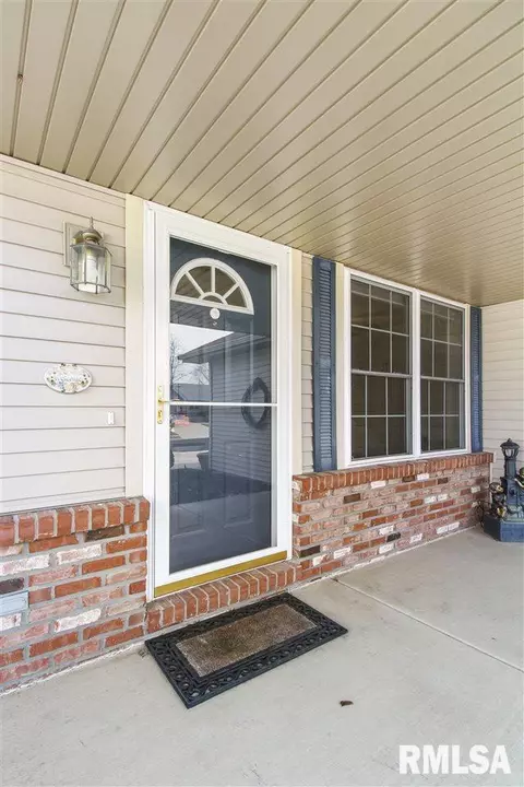 4724 W Pendleton Pl, Peoria, IL 61615 photo 4
