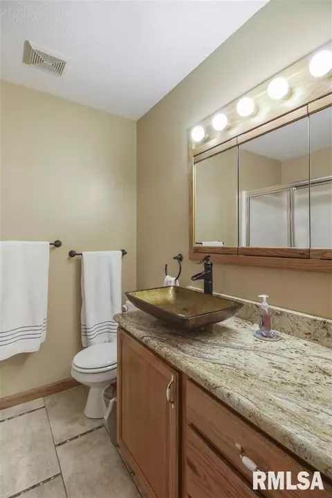 4724 W Pendleton Pl, Peoria, IL 61615 photo 19