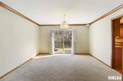 4724 W Pendleton Pl, Peoria, IL 61615 photo 7