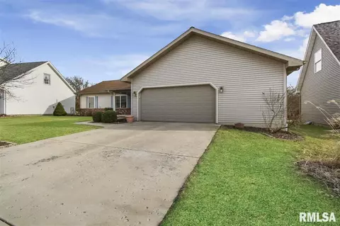 4724 W Pendleton Pl, Peoria, IL 61615 photo 3
