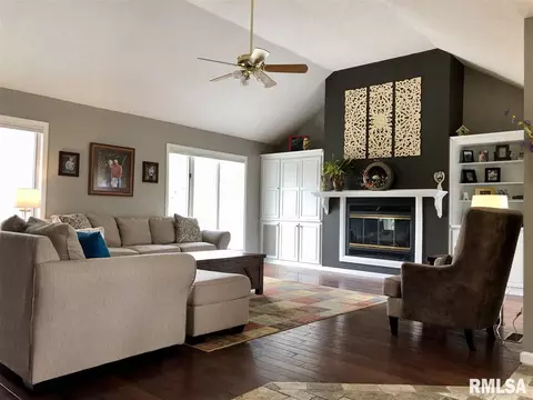 4 Marty Ln, Macomb, IL 61455 photo 4
