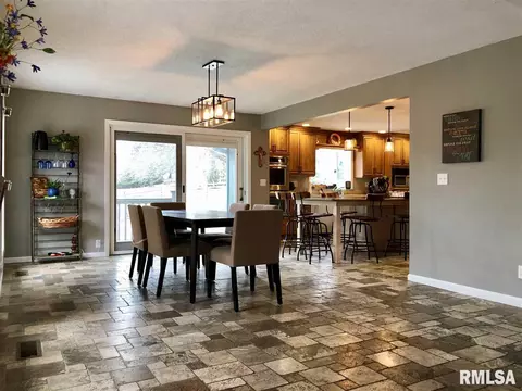 4 Marty Ln, Macomb, IL 61455 photo 10