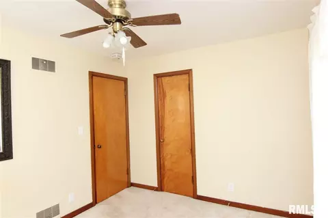 105 W Sunny Ln, Eureka, IL 61530 photo 10