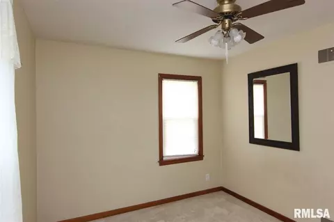 105 W Sunny Ln, Eureka, IL 61530 photo 12