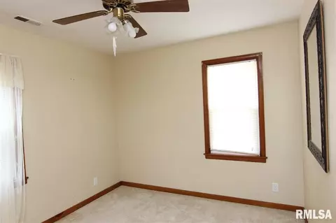 105 W Sunny Ln, Eureka, IL 61530 photo 11