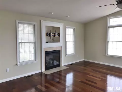 1410 Hampton Rd, Washington, IL 61571 photo 2