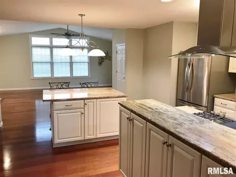 1410 Hampton Rd, Washington, IL 61571 photo 7