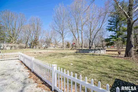703 S Main St, Eureka, IL 61530 photo 32