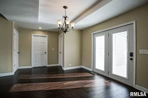703 S Main St, Eureka, IL 61530 photo 11