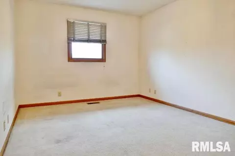 1904 Century Dr, Eureka, IL 61530 photo 22