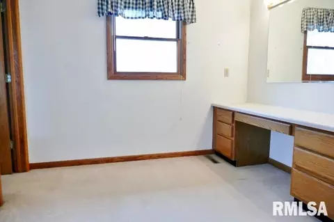1904 Century Dr, Eureka, IL 61530 photo 19