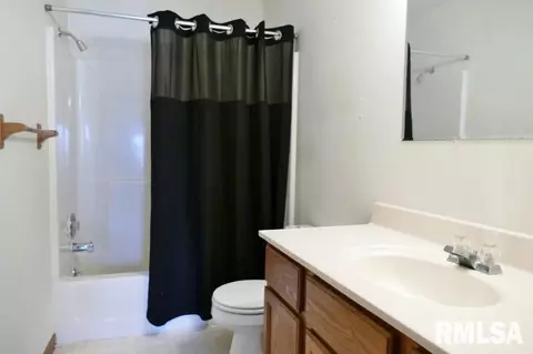 1904 Century Dr, Eureka, IL 61530 photo 23
