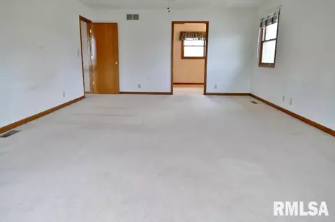 1904 Century Dr, Eureka, IL 61530 photo 18