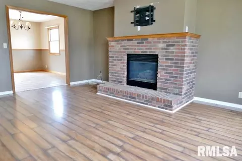 1904 Century Dr, Eureka, IL 61530 photo 5