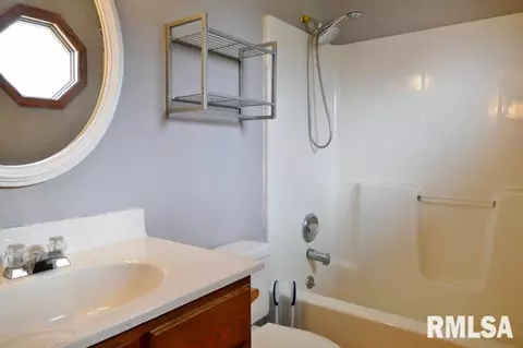 1904 Century Dr, Eureka, IL 61530 photo 20