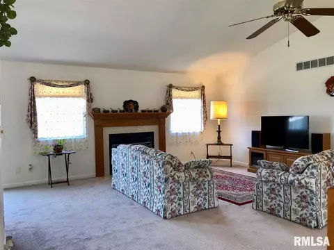 1206 Grand Ave, Macomb, IL 61455 photo 5