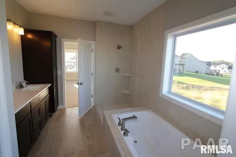 11300 N Chesapeake Ln, Dunlap, IL 61525 photo 9