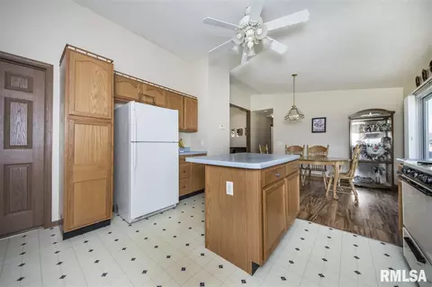 4649 S King Arthur Ct, Mapleton, IL 61547 photo 3