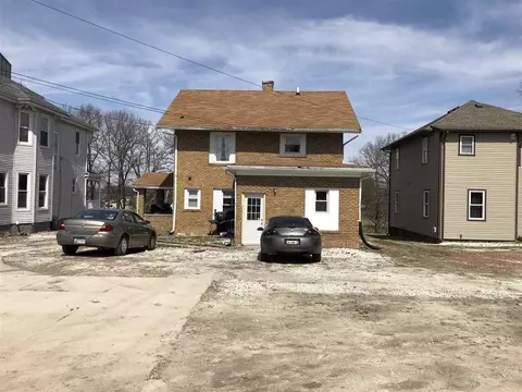 607 W Adams St, Macomb, IL 61455 photo 2