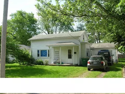 1143 E Adams St, Macomb, IL 61455 photo 1