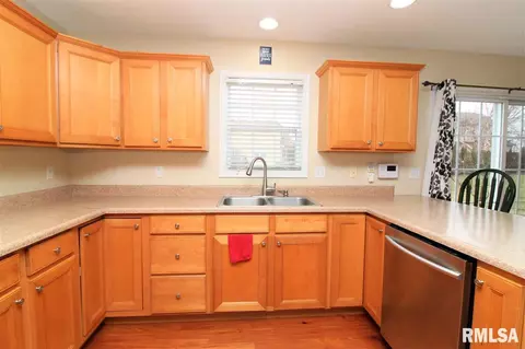 11408 N Casey Ct, Dunlap, IL 61525 photo 4