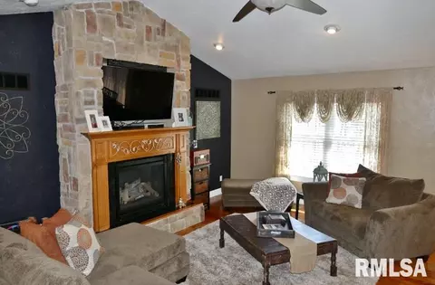 5012 S Sir Lionel Ct, Mapleton, IL 61547 photo 8