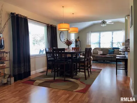 1524 Candy Ln, Macomb, IL 61455 photo 3