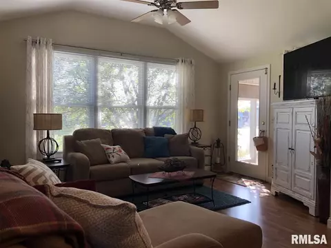1524 Candy Ln, Macomb, IL 61455 photo 5