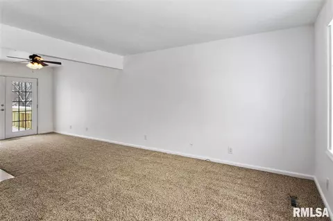 4304 S Banbury Cove Cv, Mapleton, IL 61547 photo 4