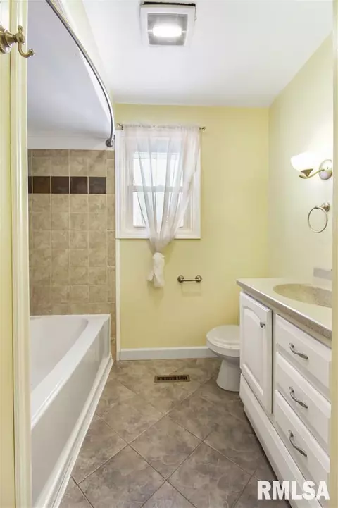4304 S Banbury Cove Cv, Mapleton, IL 61547 photo 22