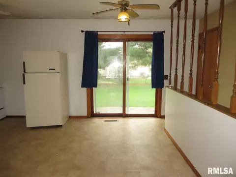 310 Circle Dr, Morton, IL 61550 photo 9