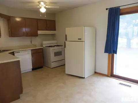 310 Circle Dr, Morton, IL 61550 photo 17
