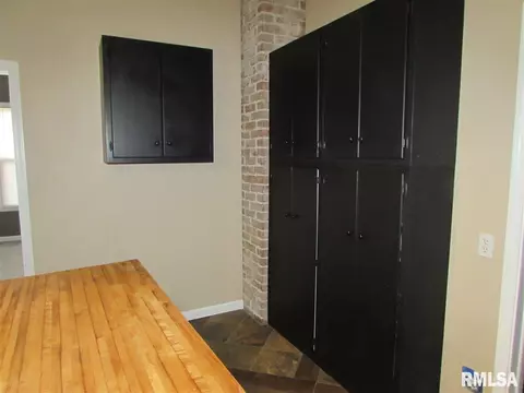 505 James St, Eureka, IL 61530 photo 7