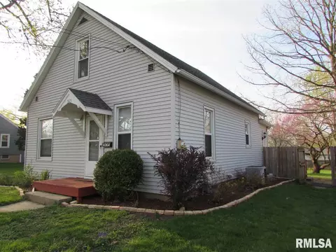 505 James St, Eureka, IL 61530 photo 2