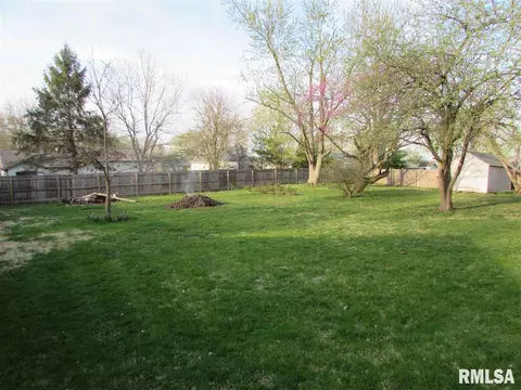 505 James St, Eureka, IL 61530 photo 22