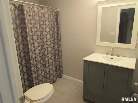 505 James St, Eureka, IL 61530 photo 10