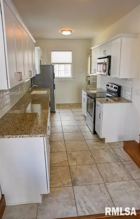 616 Beverly Ave, Macomb, IL 61455 photo 8