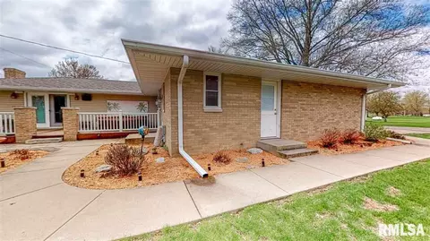 104 Pieper Cir, Delavan, IL 61734 photo 4