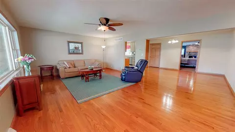 104 Pieper Cir, Delavan, IL 61734 photo 19