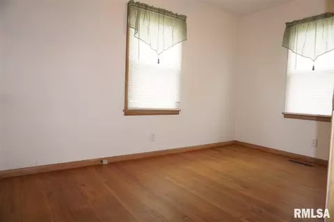 205 E Sheridan St, Manito, IL 61546 photo 13