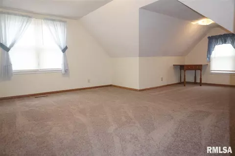 205 E Sheridan St, Manito, IL 61546 photo 14