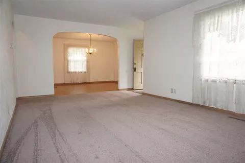 205 E Sheridan St, Manito, IL 61546 photo 9