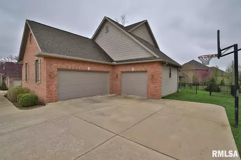 714 W Copperfield Dr, Dunlap, IL 61525 photo 2