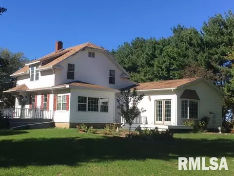 408 N Walnut St, Delavan, IL 61734 photo 2