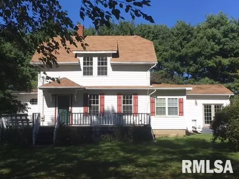 408 N Walnut St, Delavan, IL 61734 photo 3