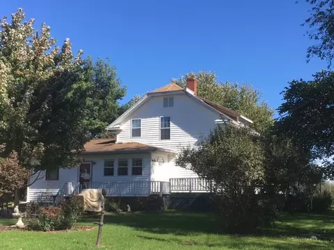 408 N Walnut St, Delavan, IL 61734 photo 4