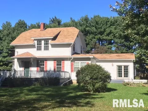 408 N Walnut St, Delavan, IL 61734 photo 1