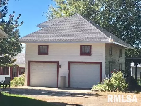 408 N Walnut St, Delavan, IL 61734 photo 12