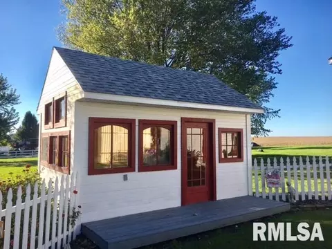 408 N Walnut St, Delavan, IL 61734 photo 9